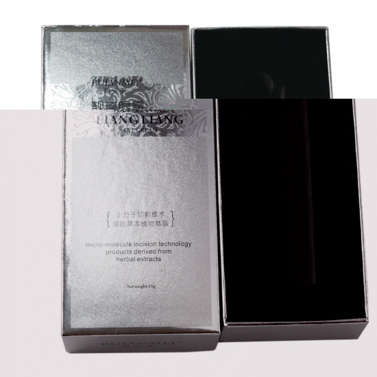 silver colored gift rectangle boxes with lids